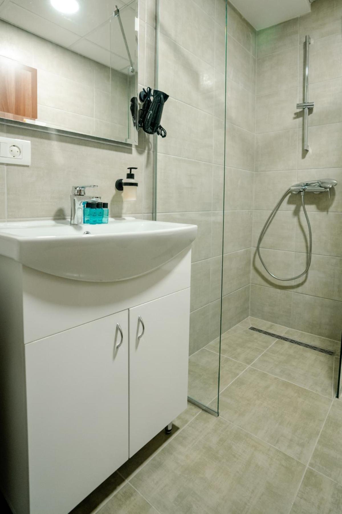 Darki Apartments 3 - Very Central Stay With Free Parking Охрид Екстериор снимка